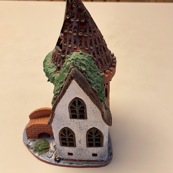 Ceramic castle and a candle holder from Estonia. - Picture 6 of 7